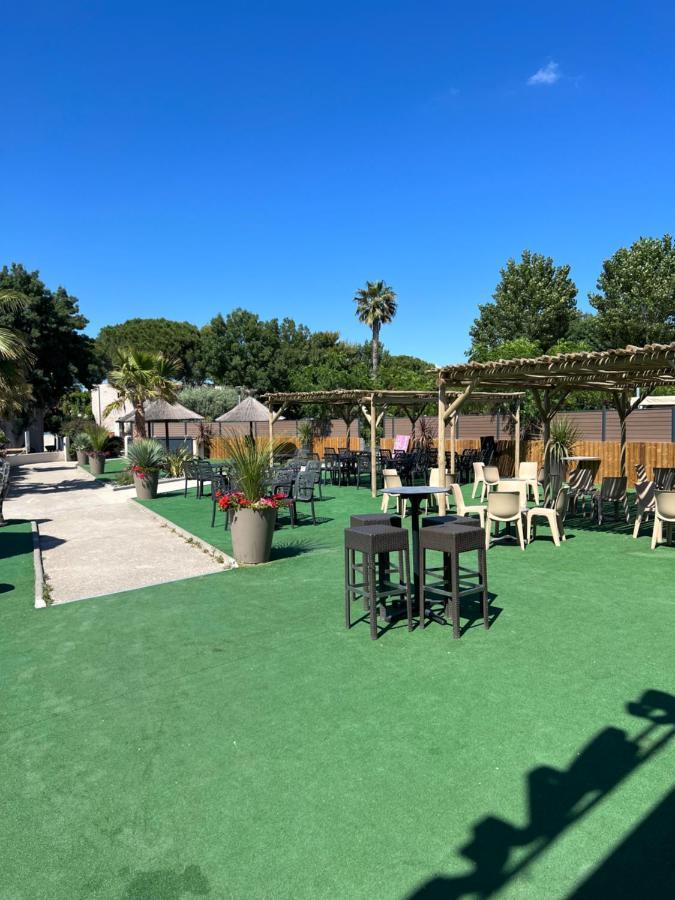 Mobilhome Vias Plage Dans Camping 外观 照片