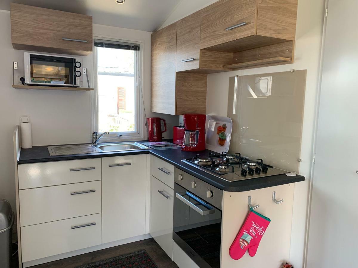 Mobilhome Vias Plage Dans Camping 外观 照片
